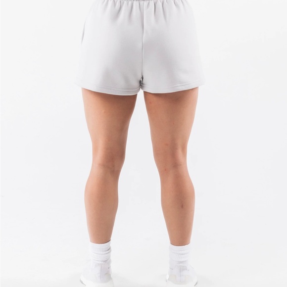 NWT ALPHALETE Women’s Athletics Fleece Sweat Short White Smoke Size SMALL - Picture 4 of 9